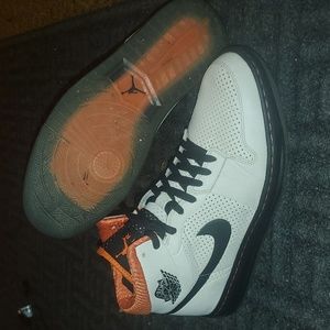 Jordan Retro 1              Tinker Hatfield Alpha 1 edition